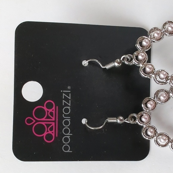 Boutique Paparazzi Silver Tone White Accent Oval Drop Earrings - Picture 3 of 5